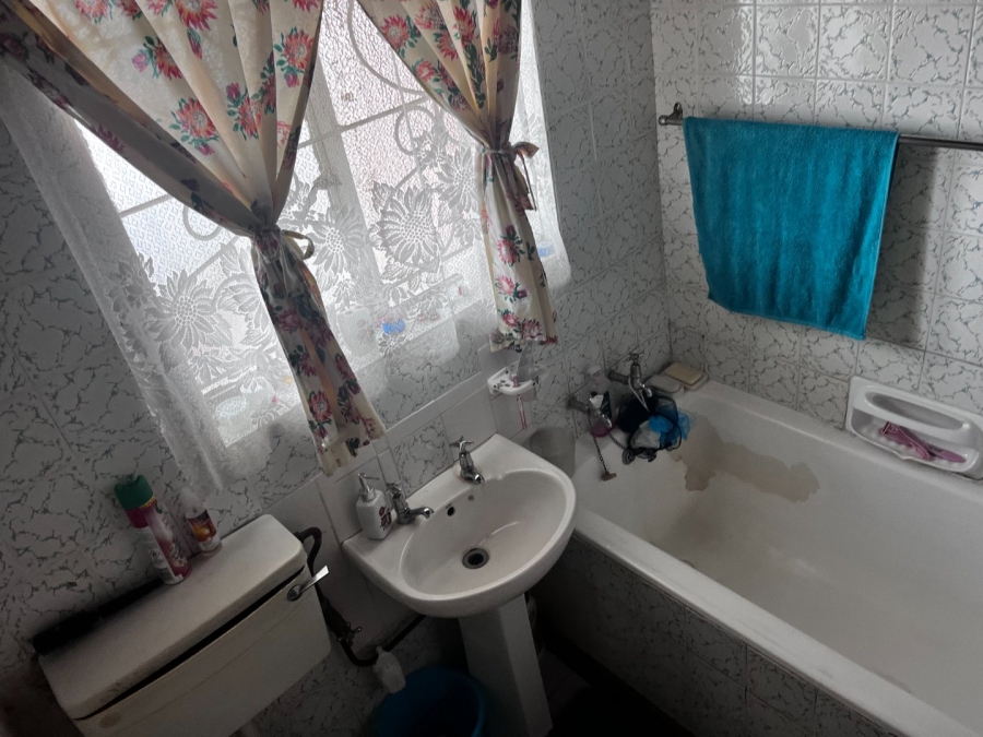 3 Bedroom Property for Sale in Algoa Park Eastern Cape